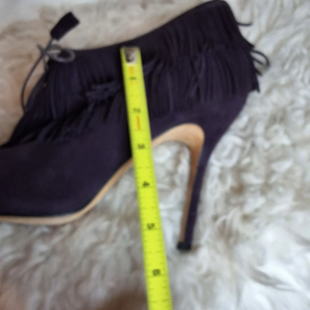 Manolo Blahnik Purple Suede Fringe Peep Toe Booties Tassel Stiletto Heels 40.5 - Picture 6 of 16